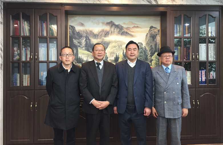趙振元和陳宗欣教授、蛯子晴夫總經(jīng)理、愛德中創(chuàng)公司鄒克總經(jīng)理親切合影.png