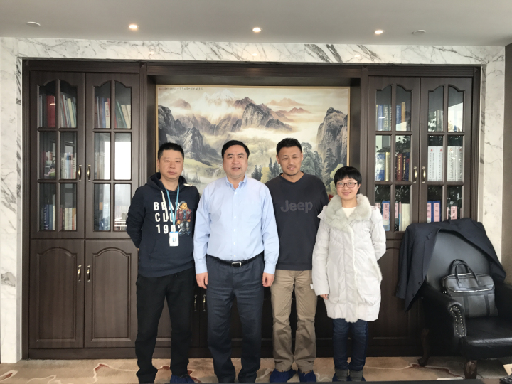 6-趙振元同志和新疆分院張松濤、總包公司房弢、潘柯樾親切合影.jpg